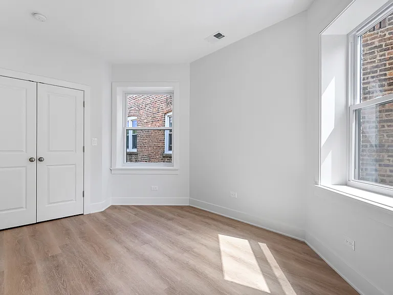 6423 N Washtenaw Ave #4 — Photo 9