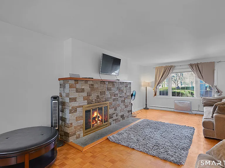 44 Garden St #7 — Photo 4