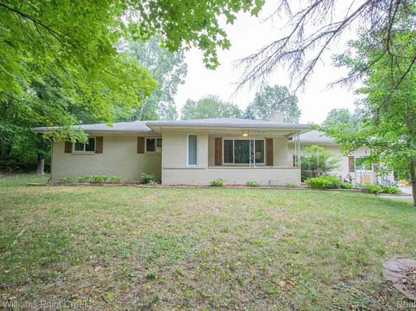 130 N Hadley Rd, Ortonville, MI 48462
