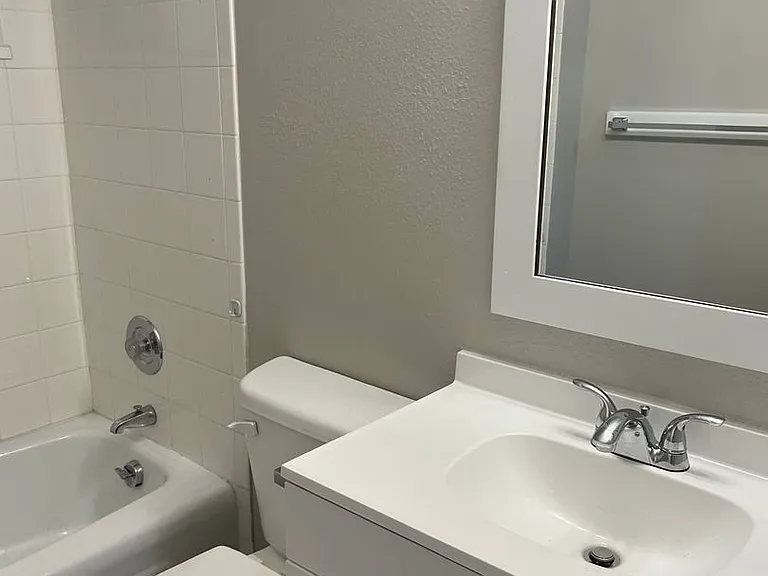 Heather Ridge - Beautiful Remodeled Apartments — Photo 55