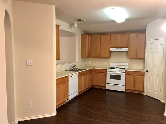 5th image of 1207 Samson Dr