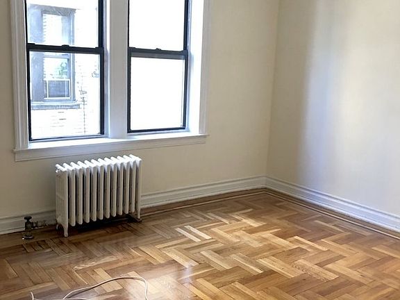4th image of 3242 33rd St APT E7