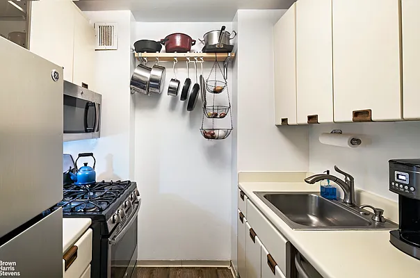 Sold by Brown Harris Stevens | media 5