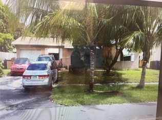 3515 NW 28th St, Lauderdale Lakes, FL 33311