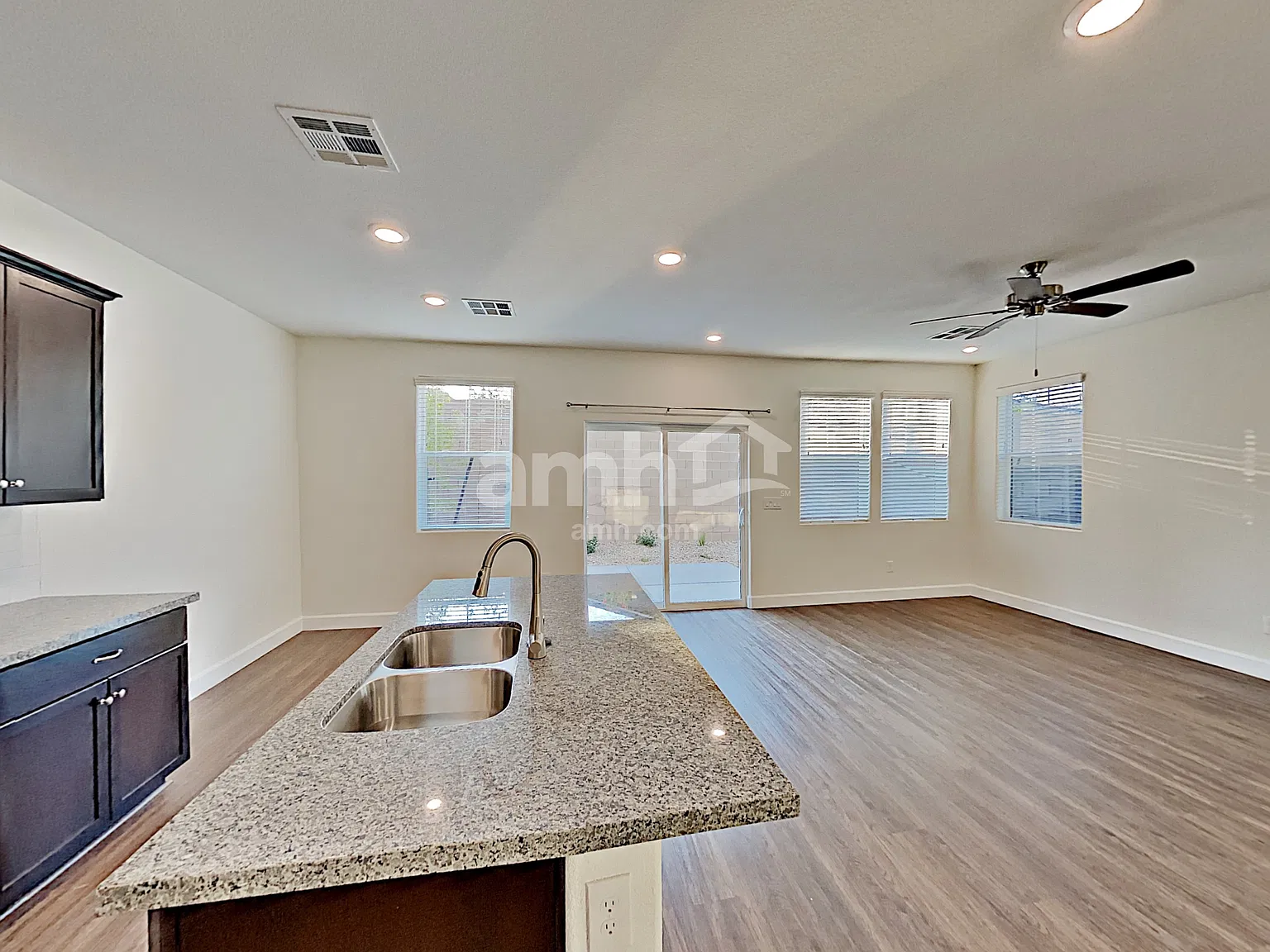 4 bed, 3.0 bath, 2213 sqft, $2,605 — Photo 4