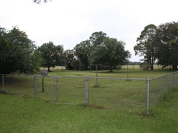 Fenced Rear Yard