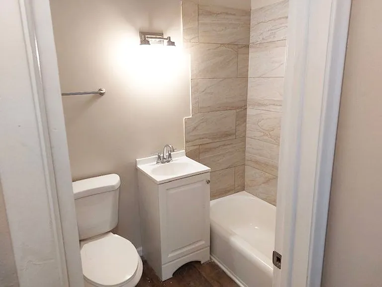 Central Flats — Photo 15