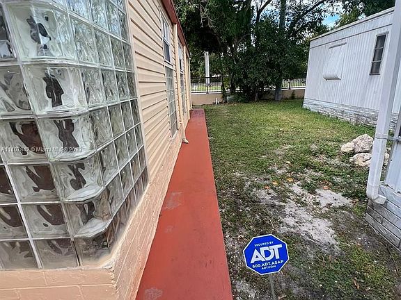 5th image of 461 NW 135th Way #B