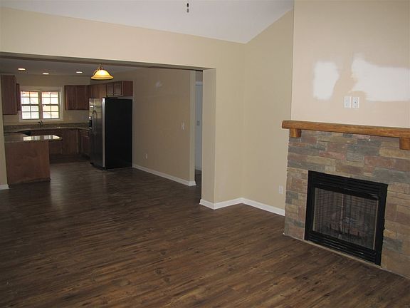 5th image of 118 Brookwood Creek Dr