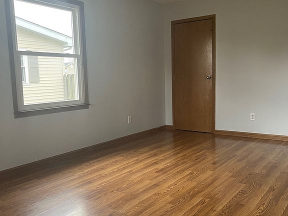 2nd image of 413 E Adams St