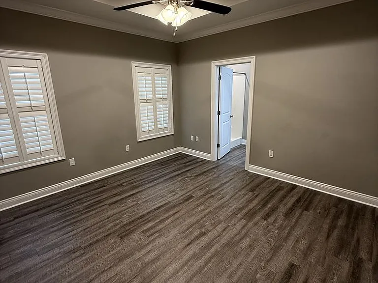 205 Oakwood Dr — Photo 6