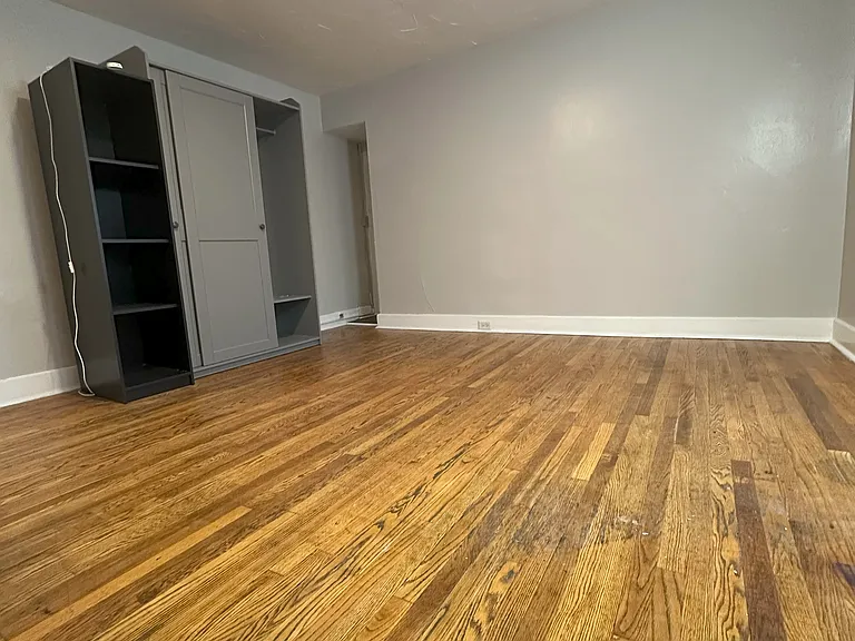Bedroom-wardrobe-shelf