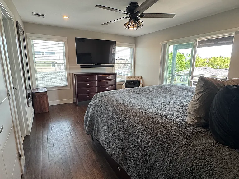 34 Waterwitch Ave — Photo 8