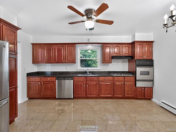 4th image of 3 Greenwood Lane