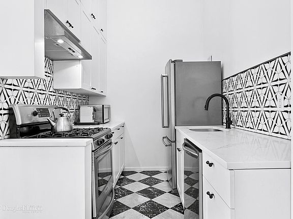 2nd image of 77 Bleecker St APT 620