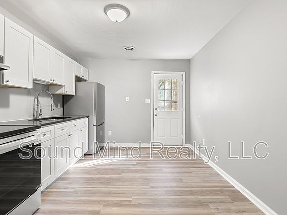 2nd image of 108 Fox Den Ct