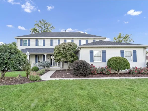594 Golden Russett Blvd, Amherst, OH 44001