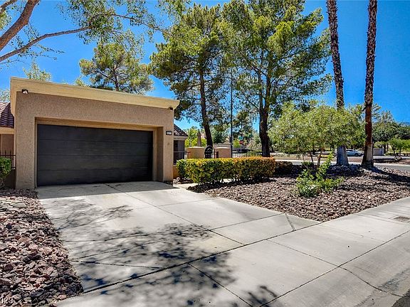 2nd image of 8621 Willowrich Dr