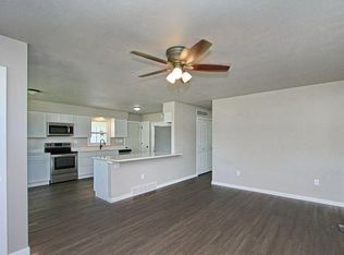 945 Prairie Ridge Rd, North Liberty, IA 52317