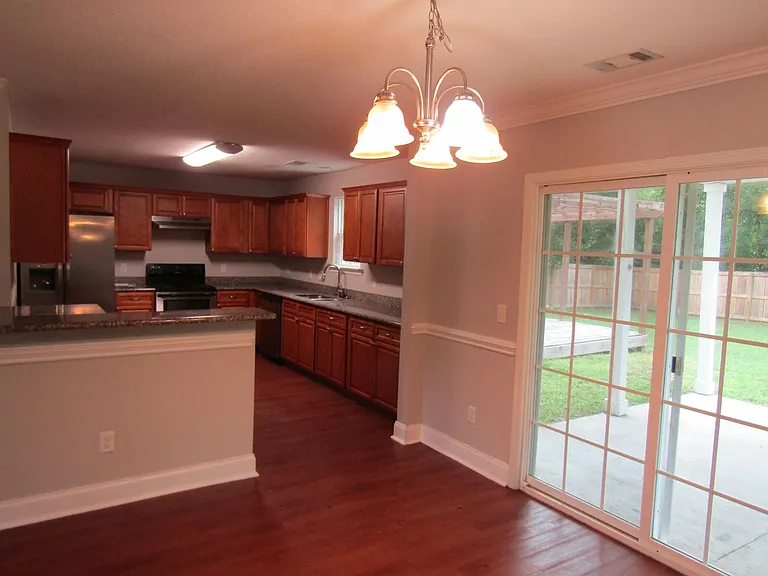 209 Ash Blvd — Photo 10