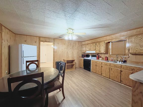 4th image of 114 Louise St