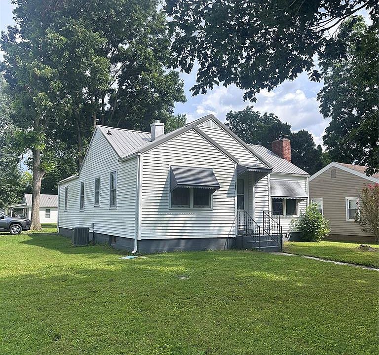 1st image of 602 S 3rd St