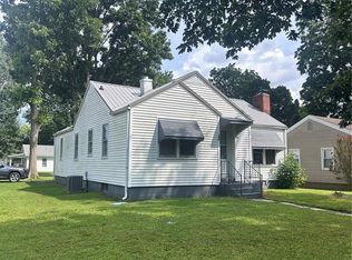 602 S 3rd St, Chaffee, MO 63740