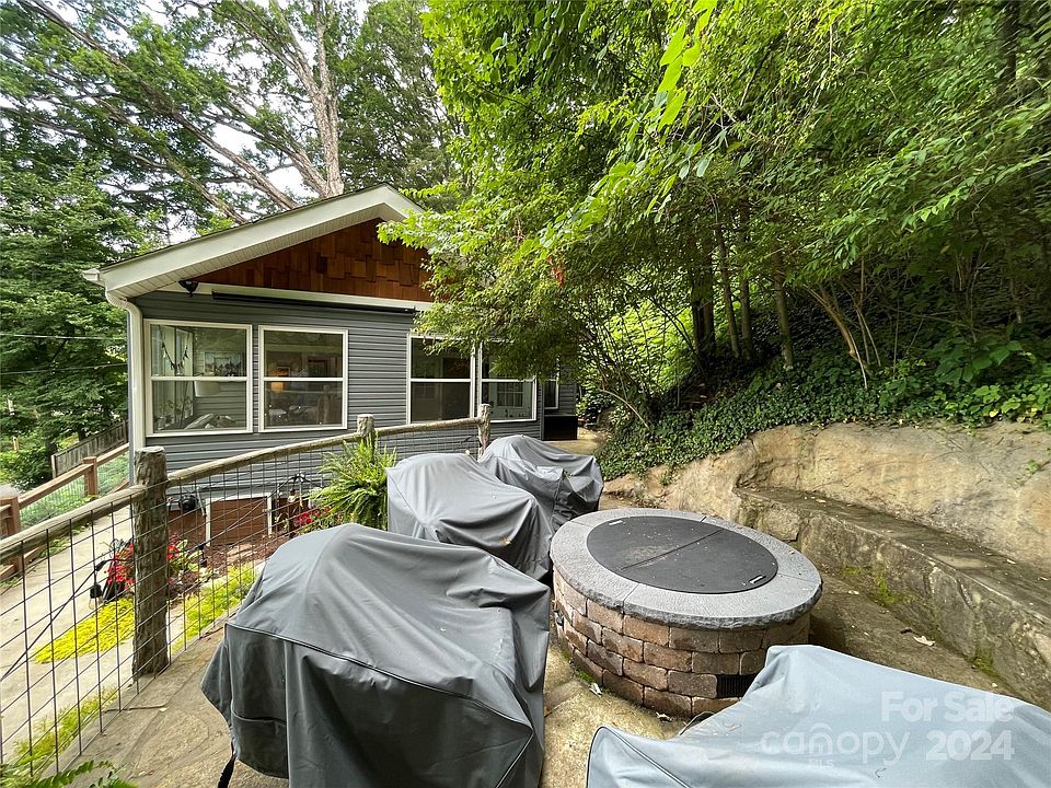 2nd image of 2 Skyview Pl