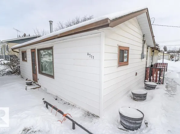 4711 52nd St, Smoky Lake, AB T0A 3C0