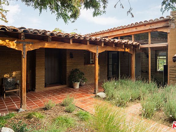 4th image of 2315 Los Amigos St