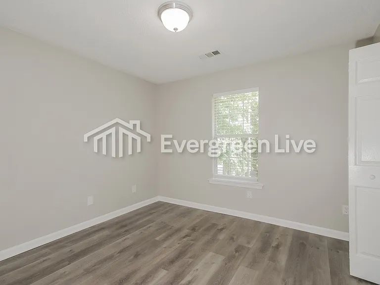 7064 Stoneridge Dr — Photo 7