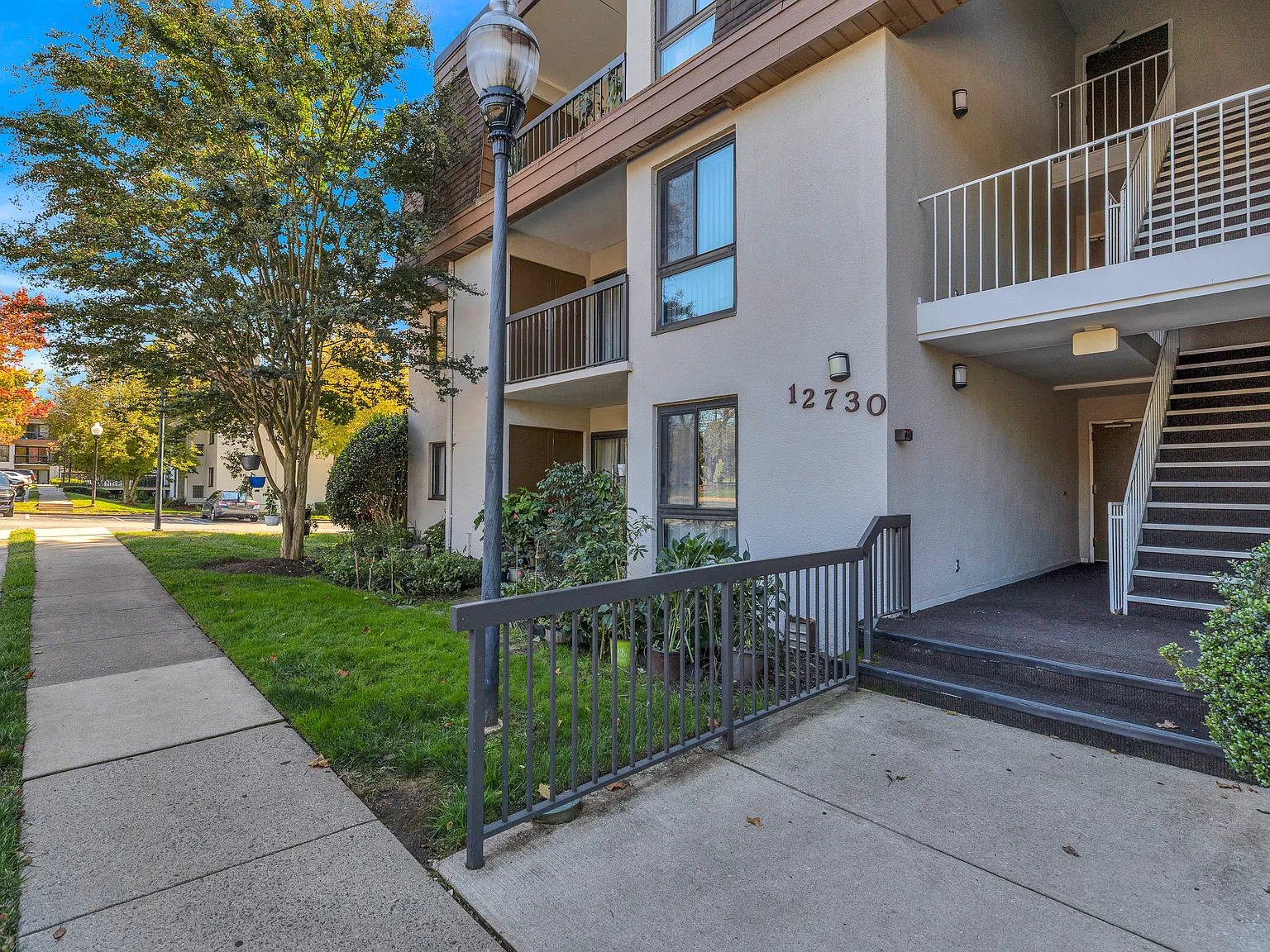 1 bed, 806 sqft, $1,925 — Photo 3