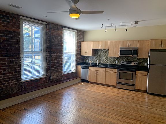 2nd image of 126-128 W Washington St #205