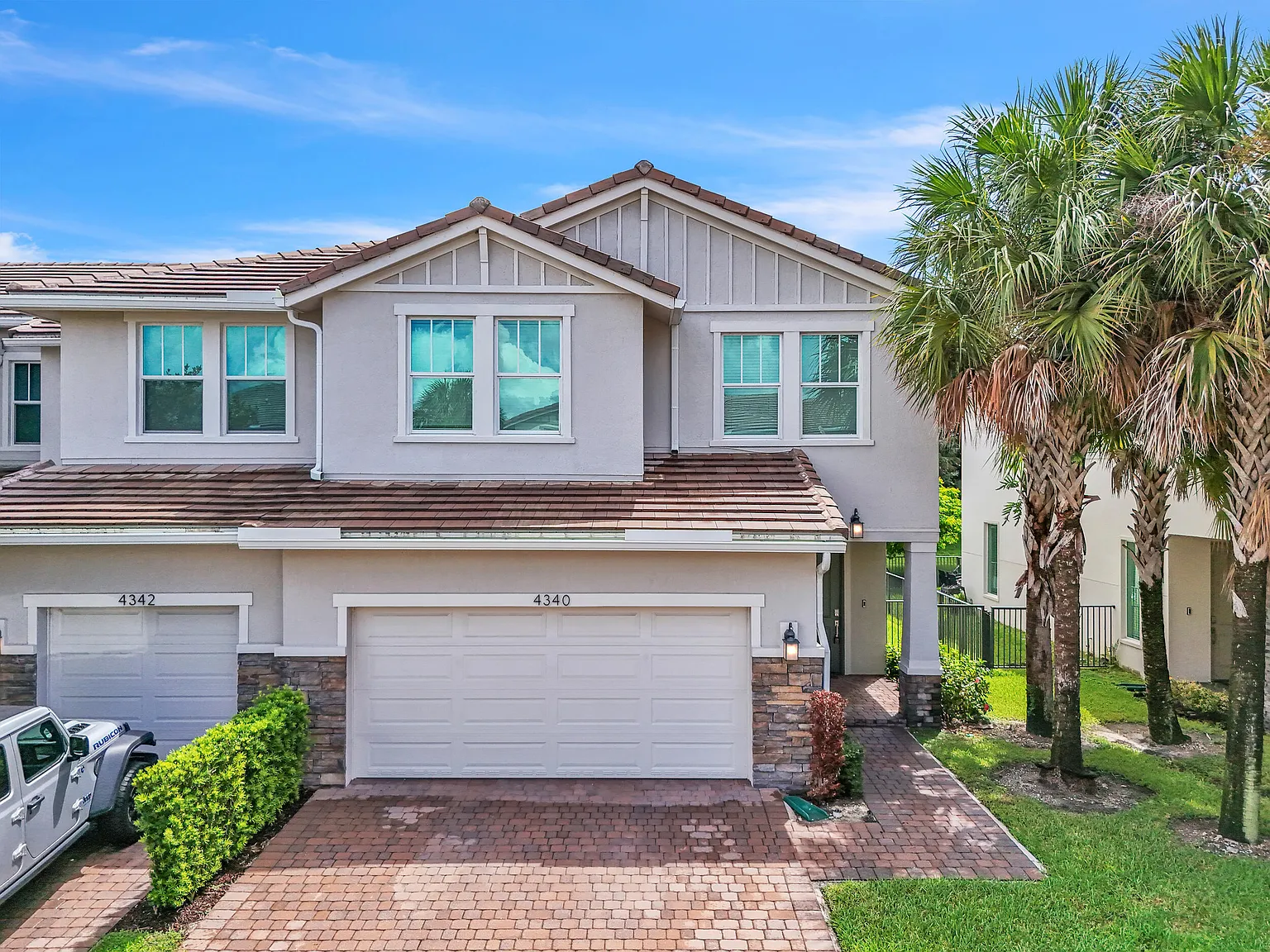 3 bed, 2.5 bath, 1830 sqft, $3,800 — Photo 3