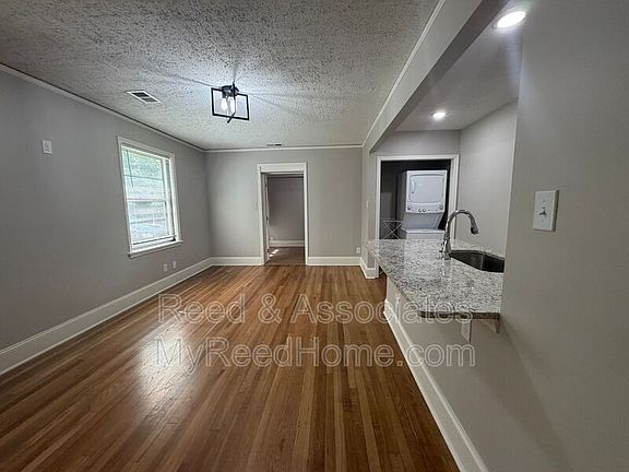2nd image of 743 Shotwell St #1