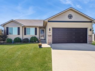 1703 E Boston Pl, Indianola, IA 50125