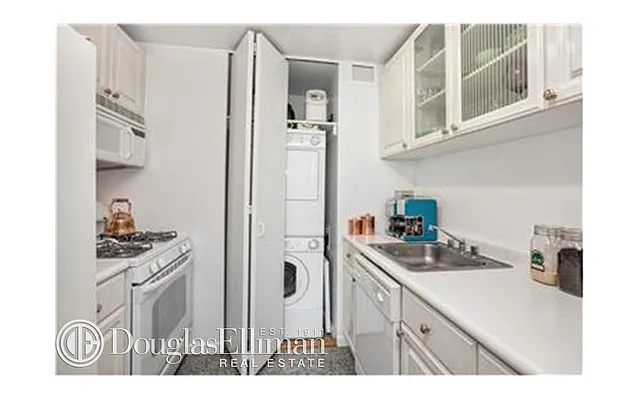 Sold by Douglas Elliman | media 4