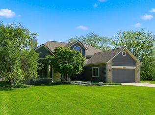 2705 Riveroak Dr, Fort Wayne, IN 46825