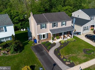 345 Crescent Hill Dr, Havertown, PA 19083