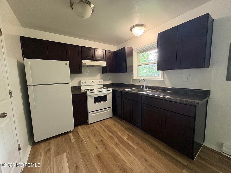 1st image of 14 Spring Ter