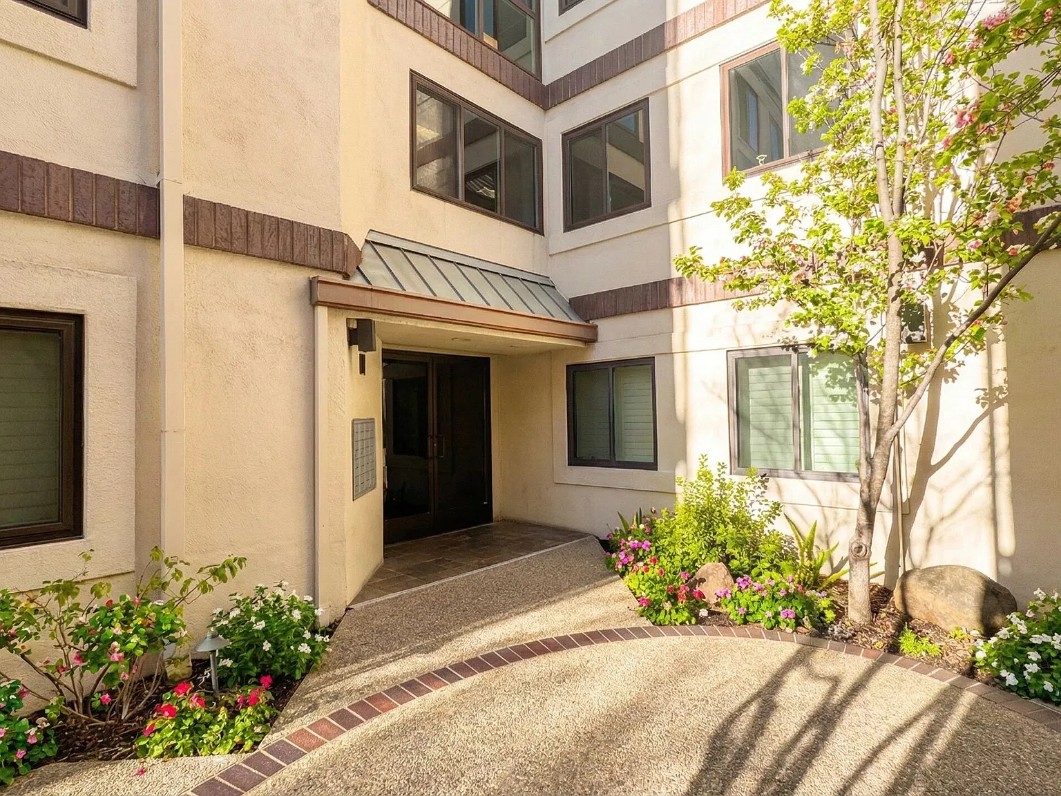 Waverley St, Palo Alto — Photo 1