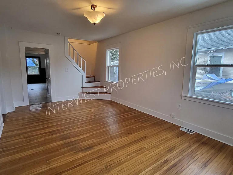 329 SE 79th Ave — Photo 5