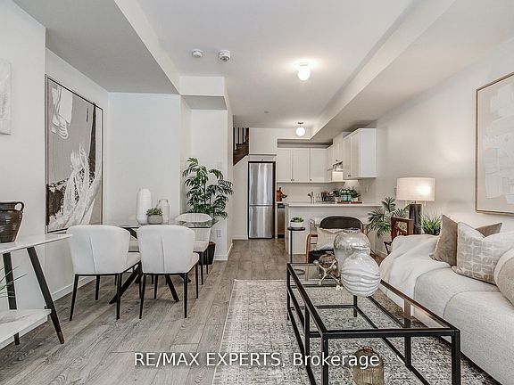 4th image of 300 Alex Gardner Cir Unit 61