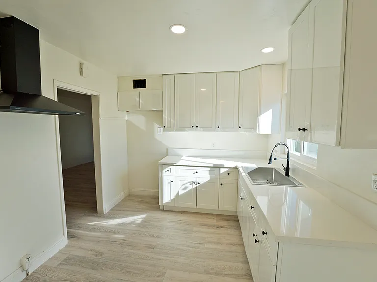 2205 Fairfax Rd — Photo 5