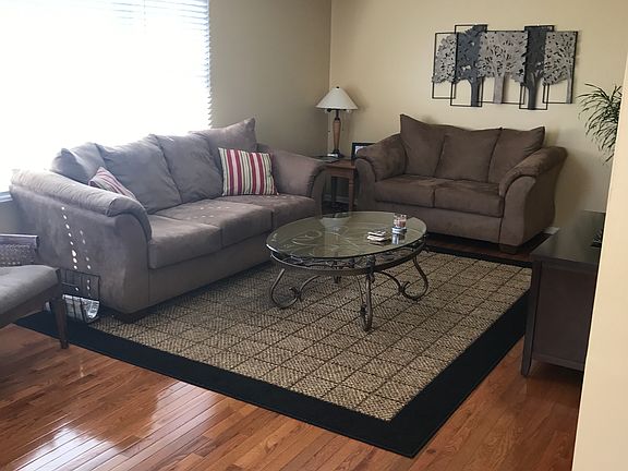 4th image of 605 Baker Ave