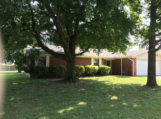 2402 SE 16th St, Bentonville, AR 72712