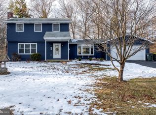 224 Foxcroft Ln, Robesonia, PA 19551