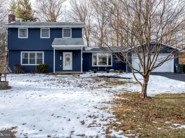 224 Foxcroft Ln, Robesonia, PA 19551