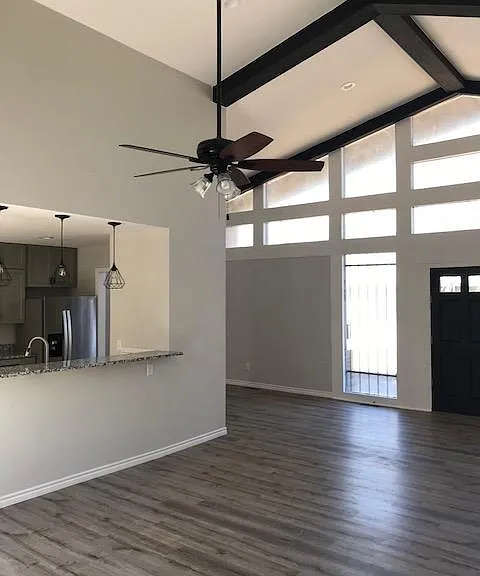 2709 Salem Dr — Photo 3