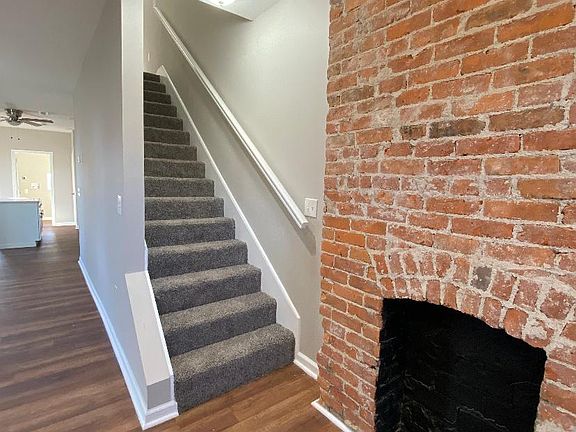 3rd image of 501 Oakwood Ave #501